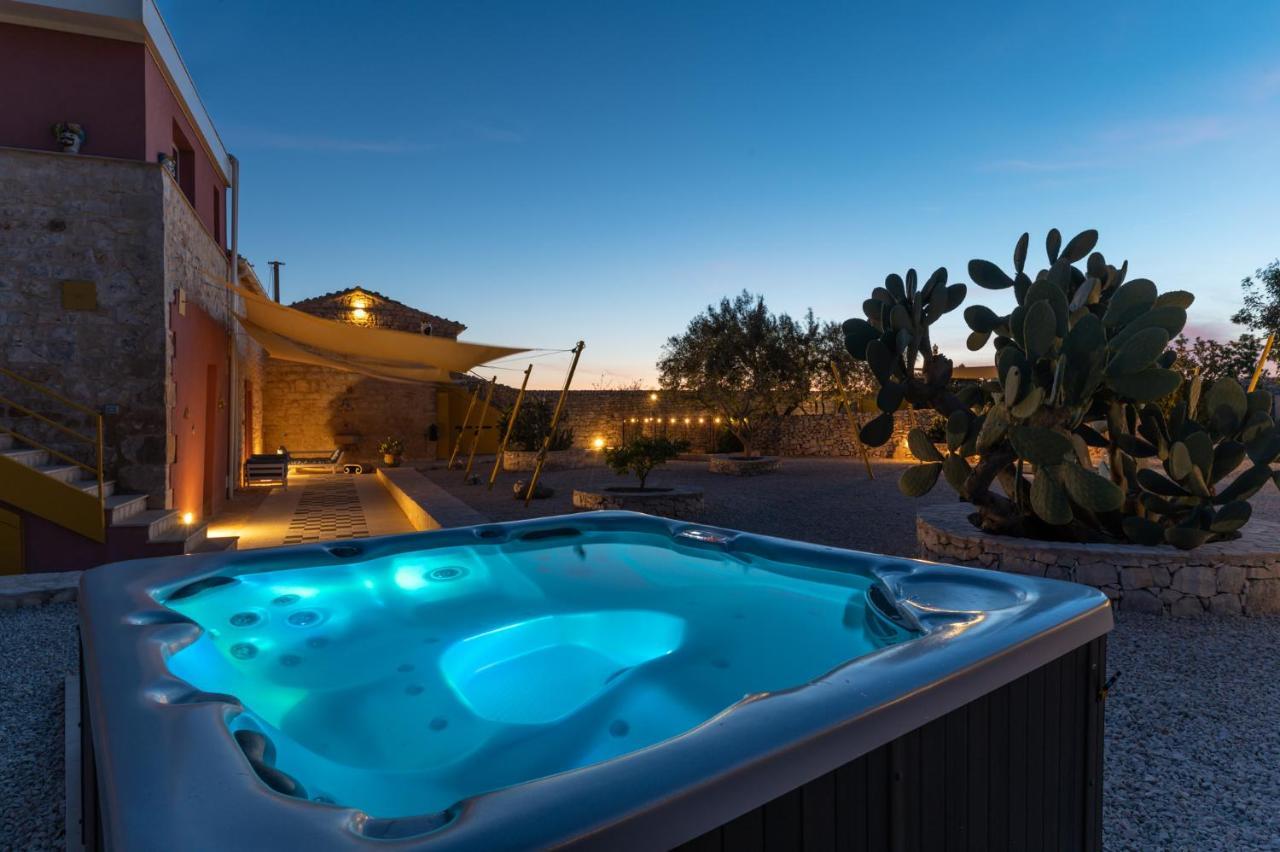 Casa Farlisa - Masseria con piscina Scicli Esterno foto